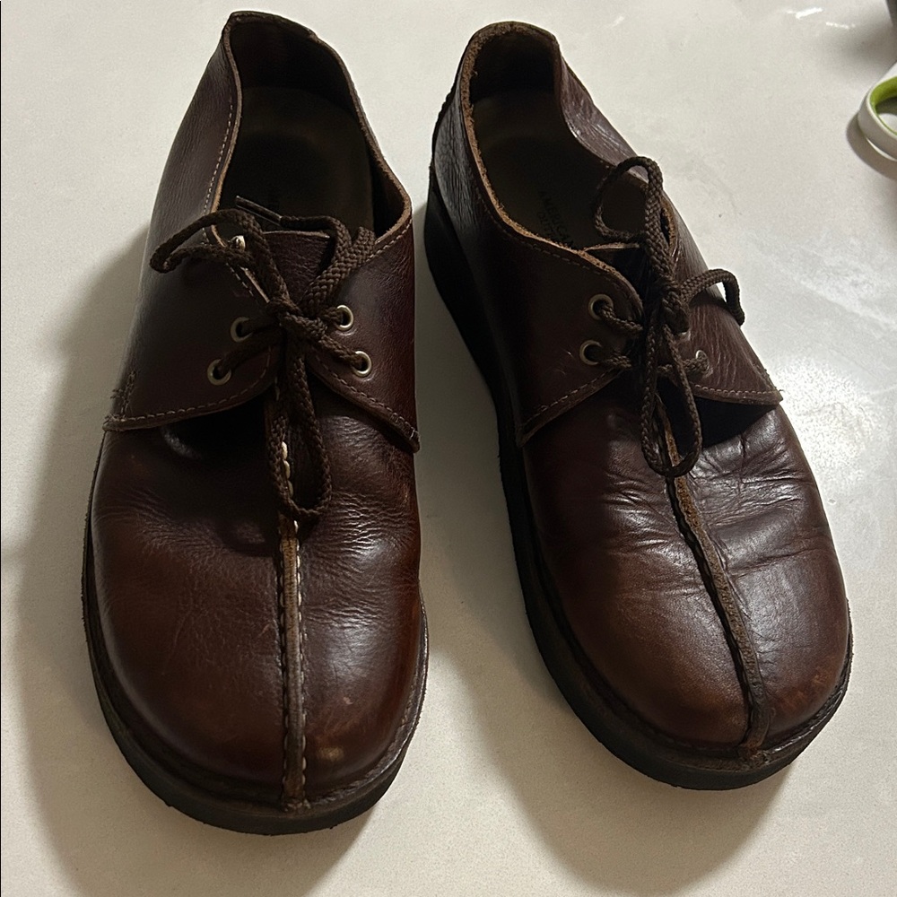 American Eagle Outfitters brown leather shoes with laces padded comfy size 9.5